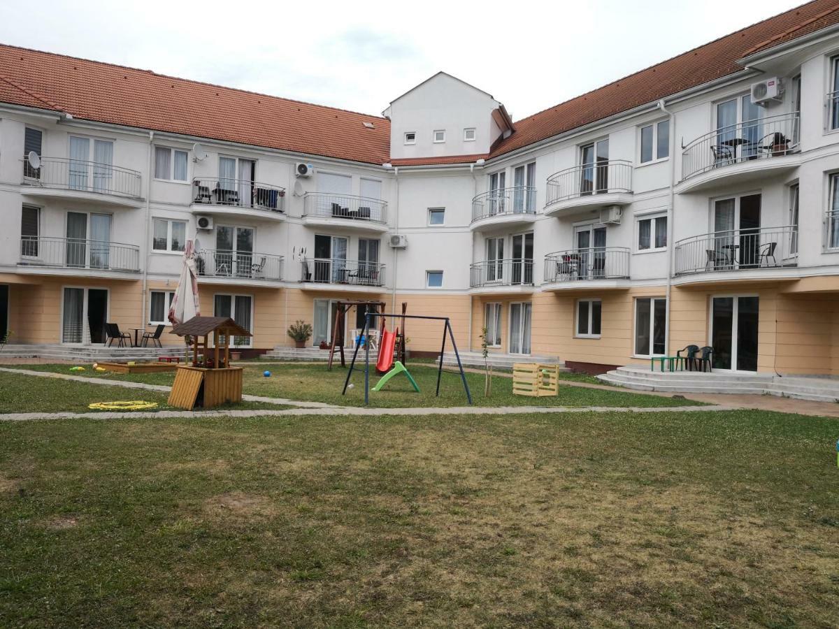 Freedom Apartman Хайдусобосло Экстерьер фото